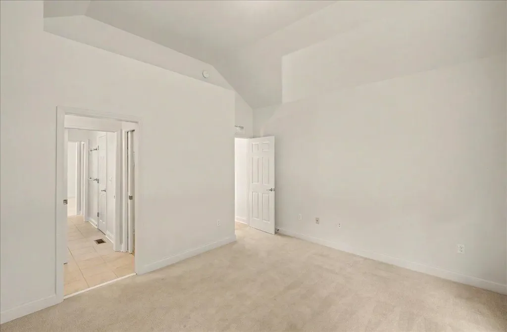 404 Manitoba Lane Lexington KY 40515