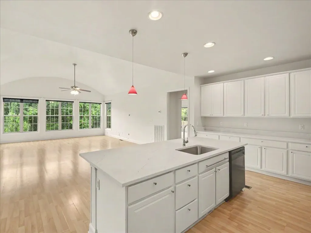 404 Manitoba Lane Lexington KY 40515