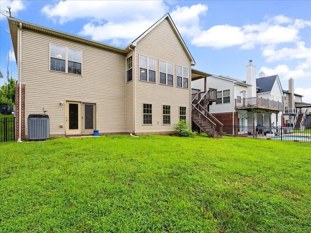 404 Manitoba Lane Lexington KY 40515