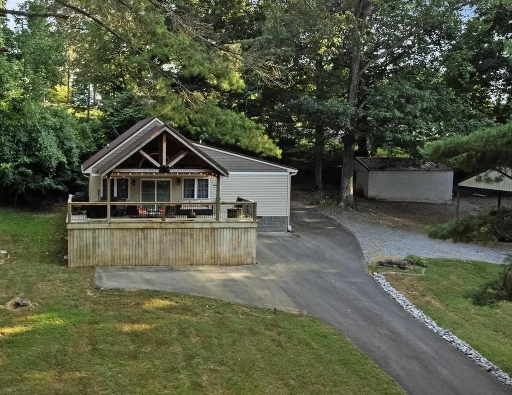 349 Rockcastle Lakeshore Drive Cadiz KY 42211