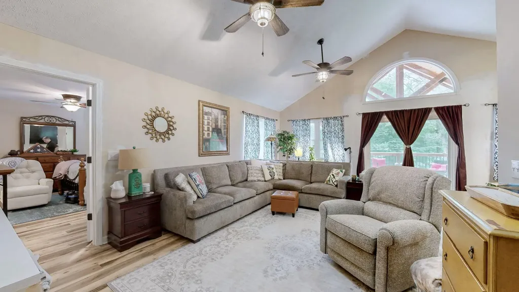 349 Rockcastle Lakeshore Drive Cadiz KY 42211