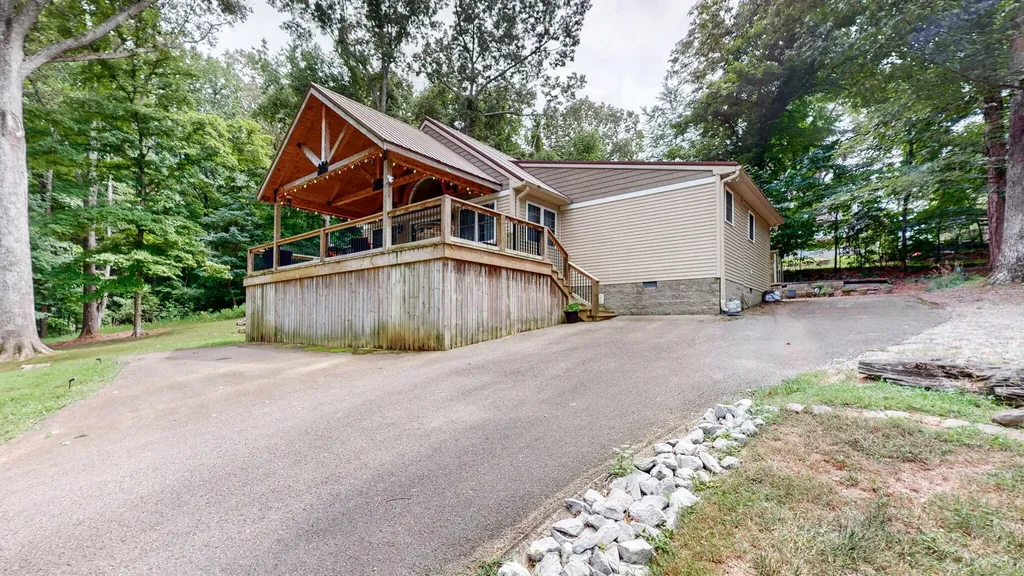 349 Rockcastle Lakeshore Drive Cadiz KY 42211