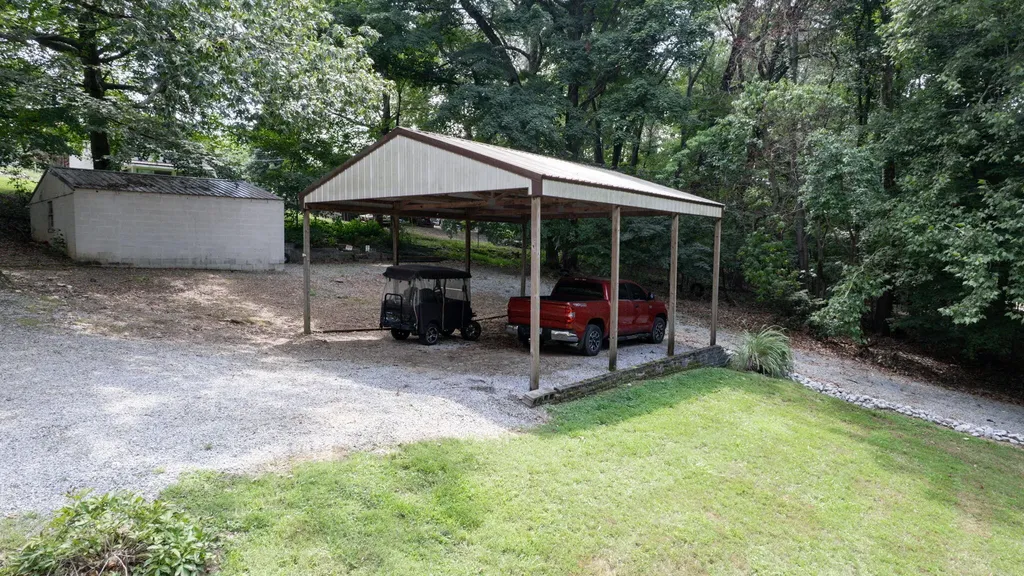 349 Rockcastle Lakeshore Drive Cadiz KY 42211