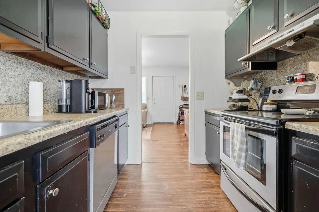 1326 Diuguid Drive Murray KY 42071