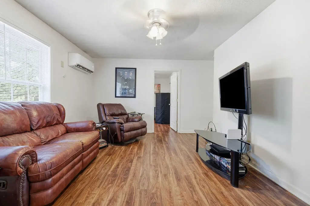 1326 Diuguid Drive Murray KY 42071