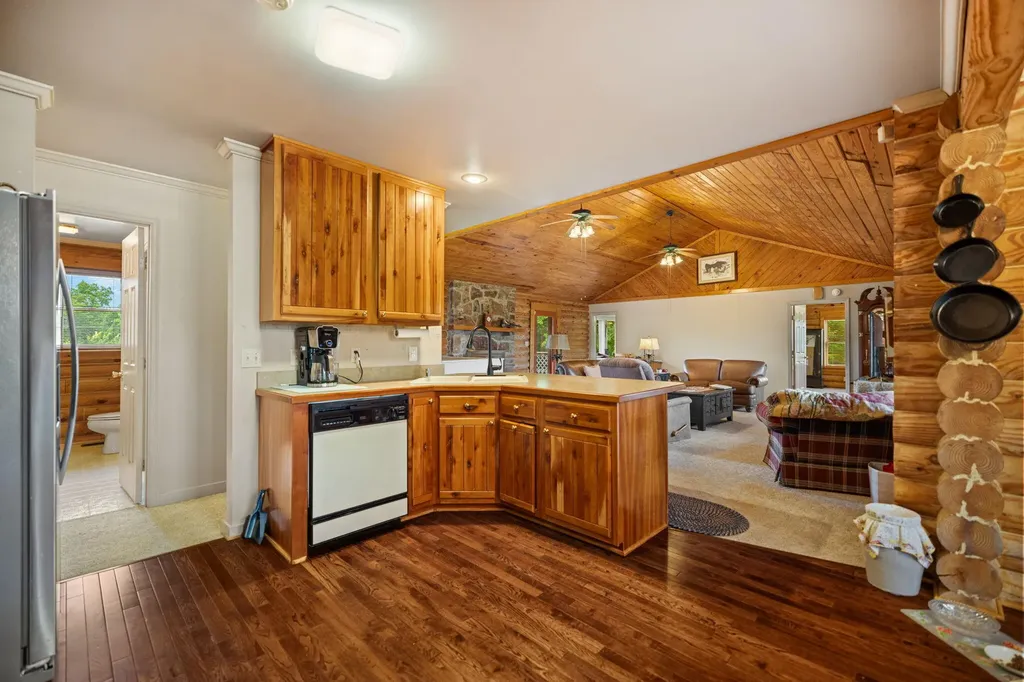 1845 Azbill Road Mckee KY 40447