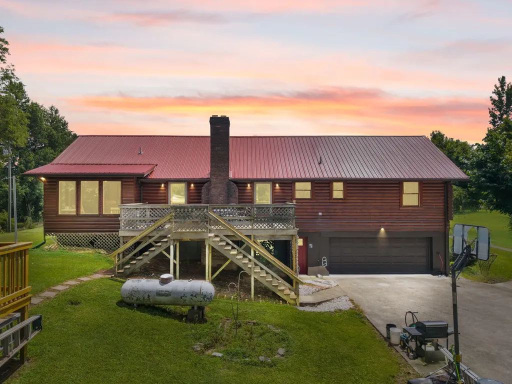 1845 Azbill Road Mckee KY 40447