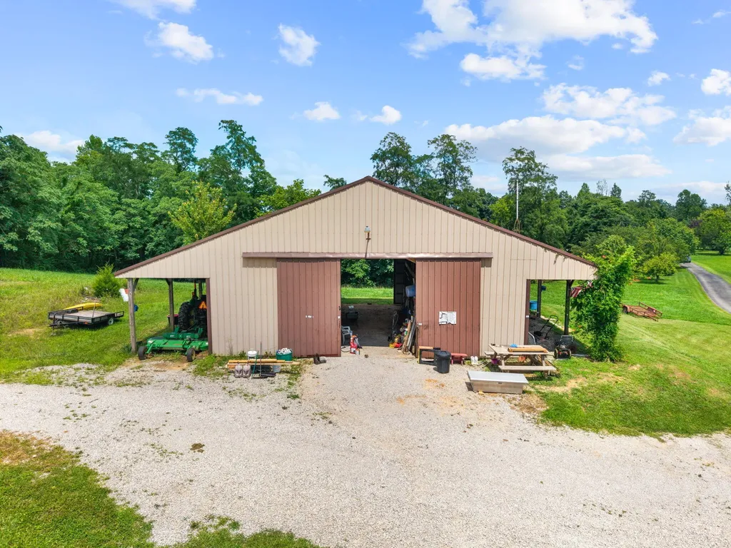 1845 Azbill Road Mckee KY 40447