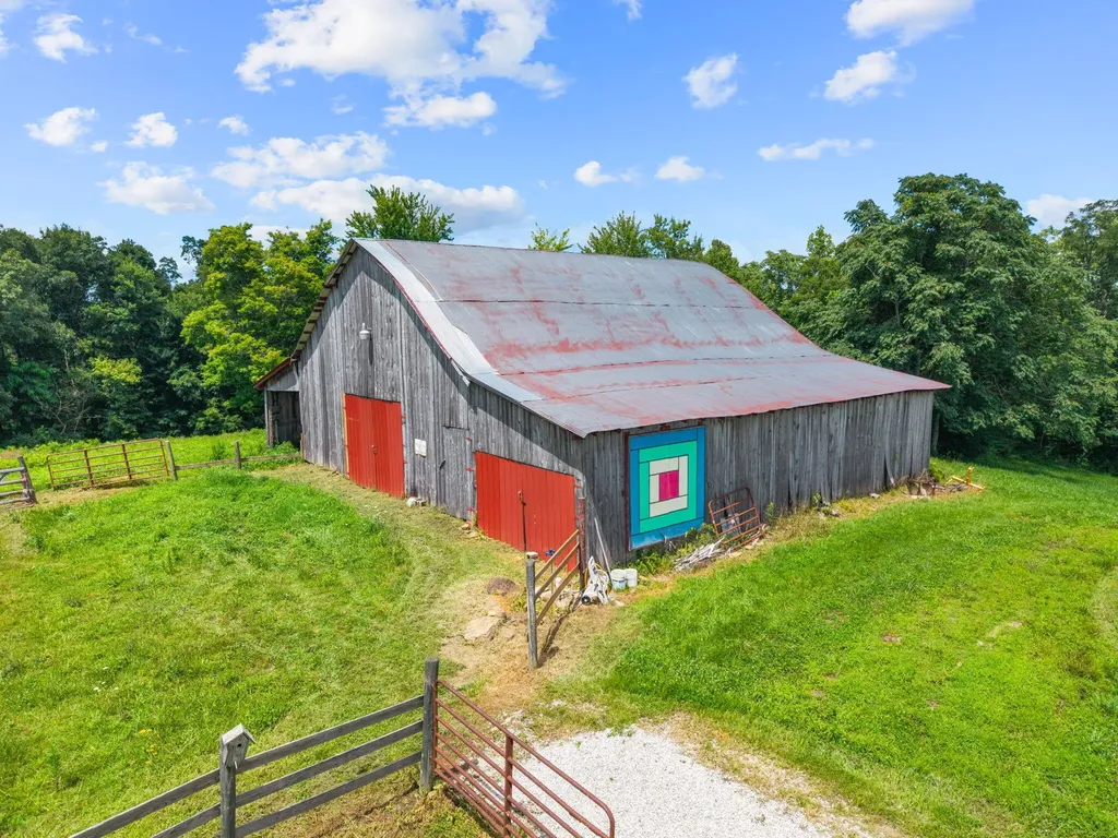 1845 Azbill Road Mckee KY 40447