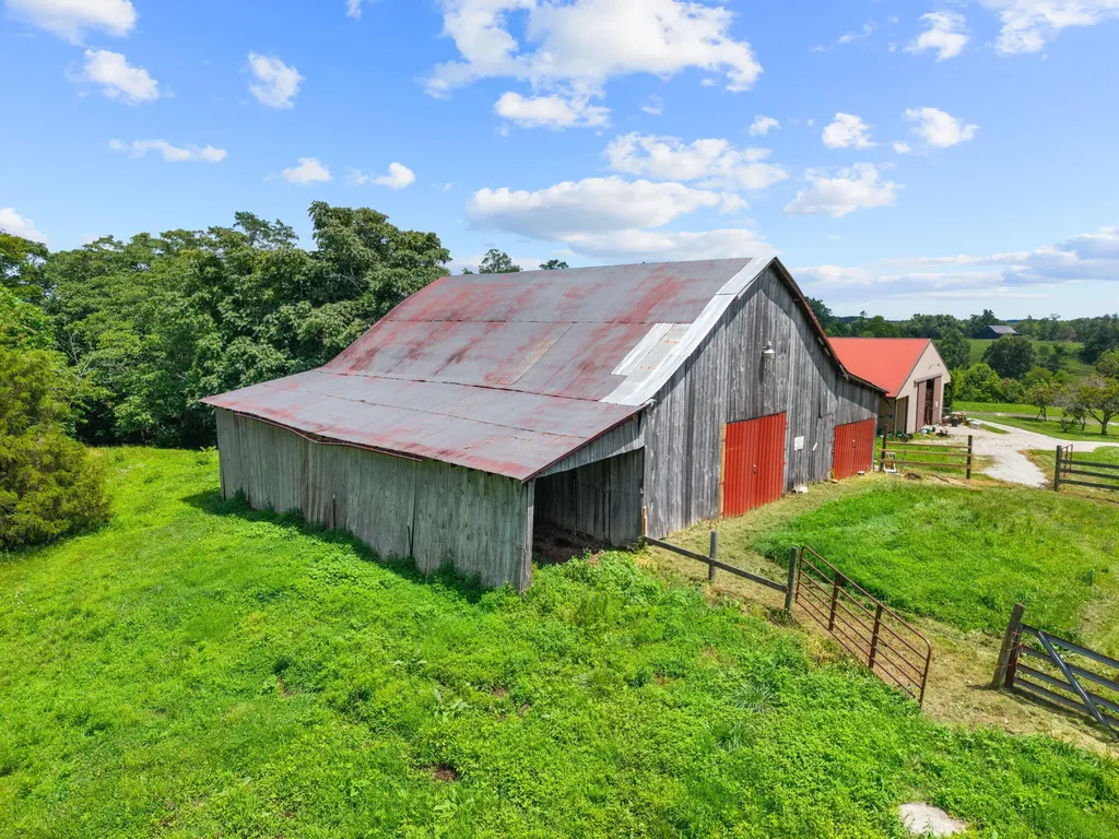 1845 Azbill Road Mckee KY 40447