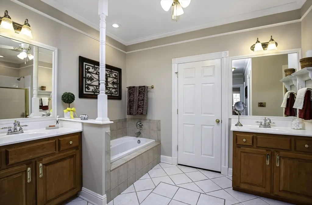225 Helmsley Lane Versailles KY 40383