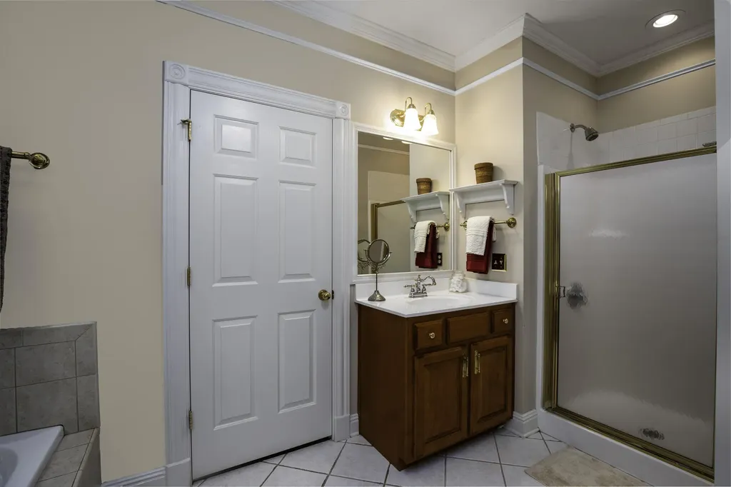 225 Helmsley Lane Versailles KY 40383