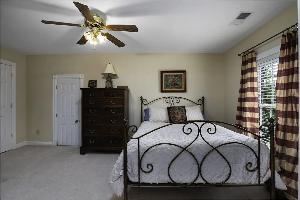 225 Helmsley Lane Versailles KY 40383