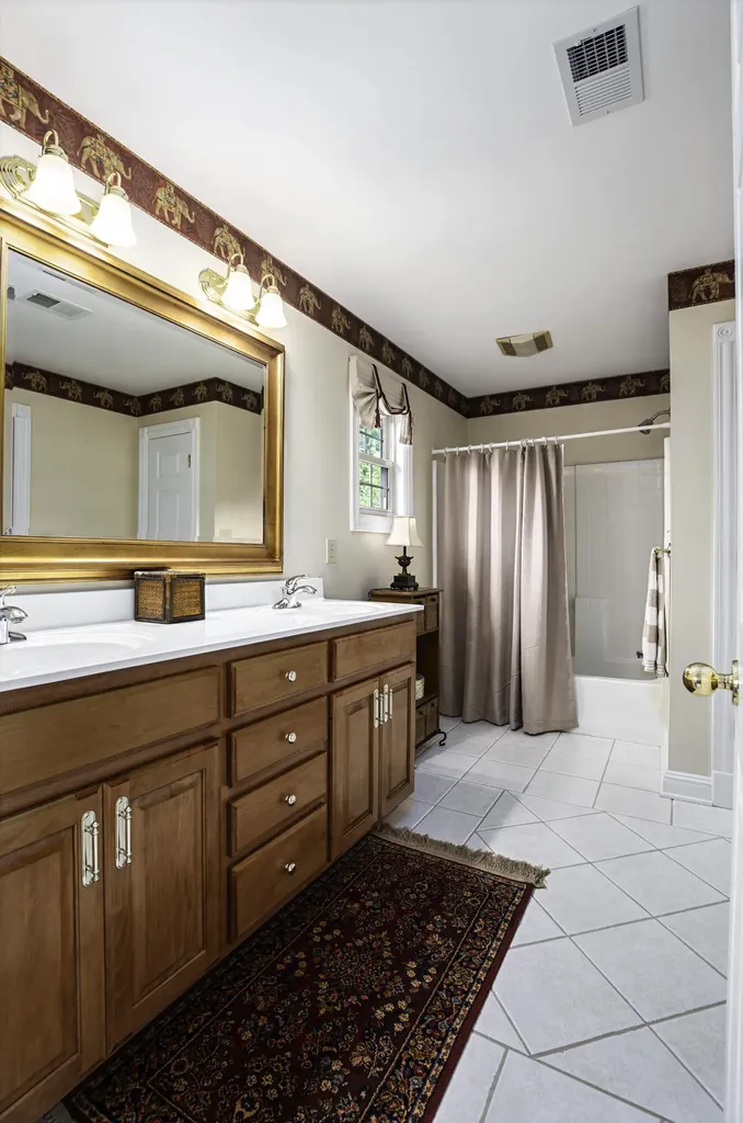 225 Helmsley Lane Versailles KY 40383