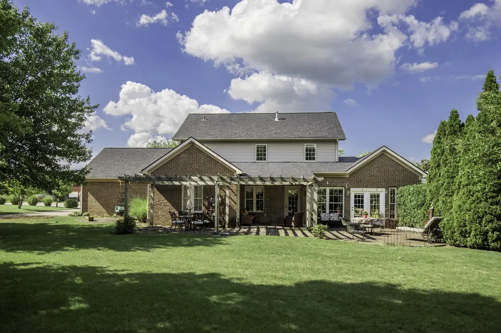 225 Helmsley Lane Versailles KY 40383