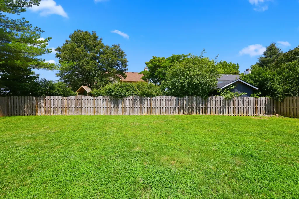4504 Thornbridge Lane Lexington KY 40515