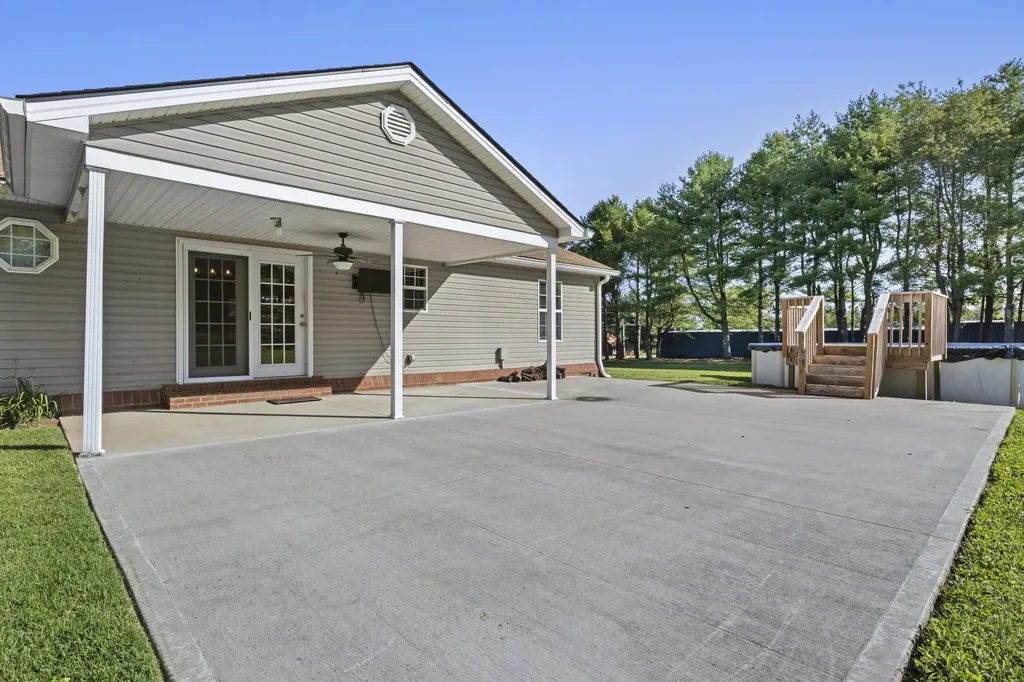 225 S Homestead Lane Lancaster KY 40444