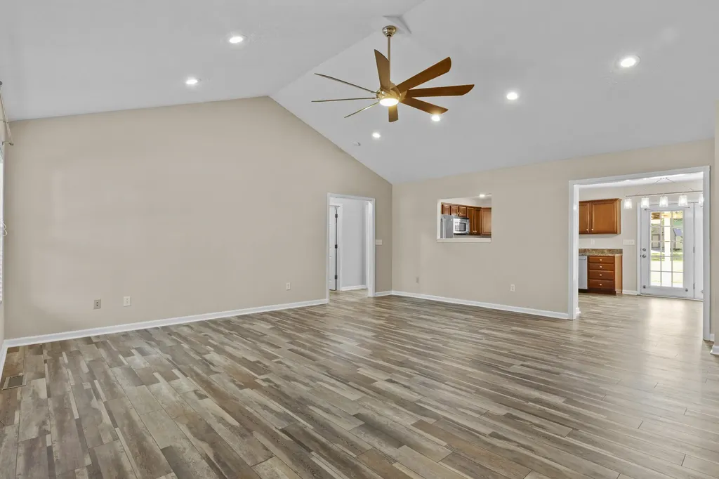 225 S Homestead Lane Lancaster KY 40444