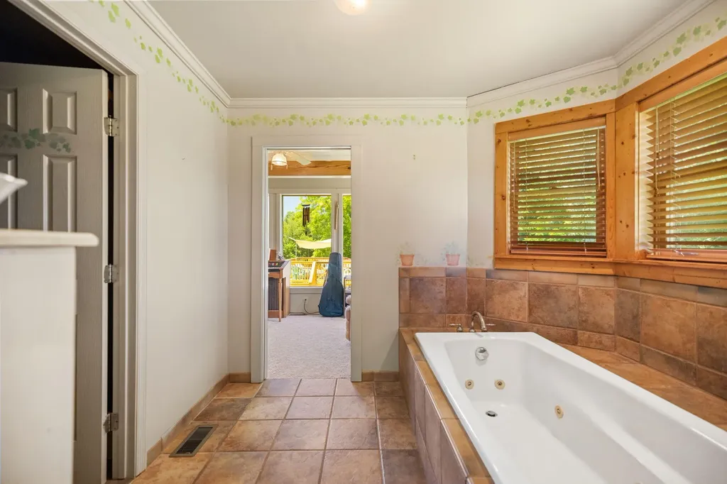 1845 Azbill Road Mckee KY 40447
