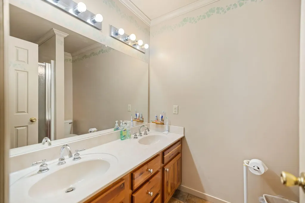1845 Azbill Road Mckee KY 40447