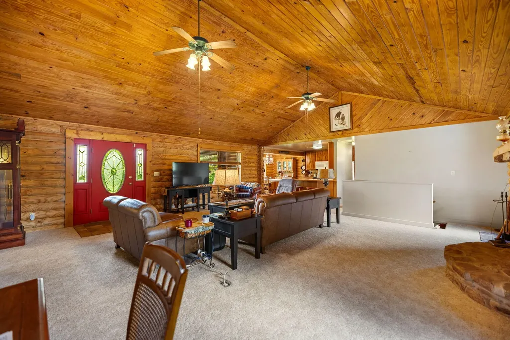 1845 Azbill Road Mckee KY 40447