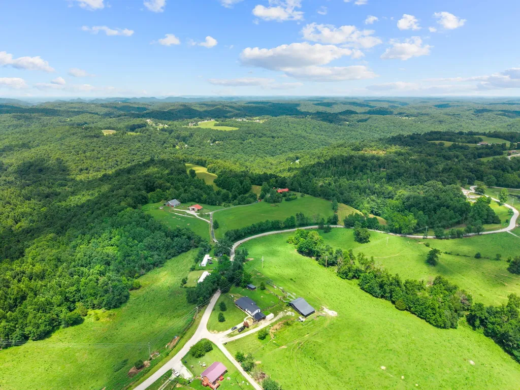 1845 Azbill Road Mckee KY 40447