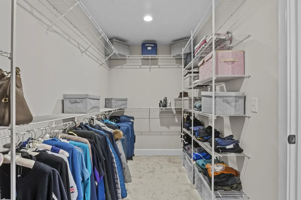 1077 Squirrel Nest Lane Lexington KY 40509