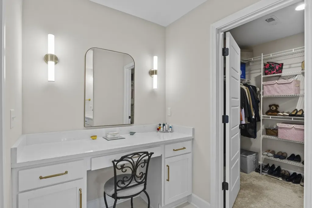 1077 Squirrel Nest Lane Lexington KY 40509