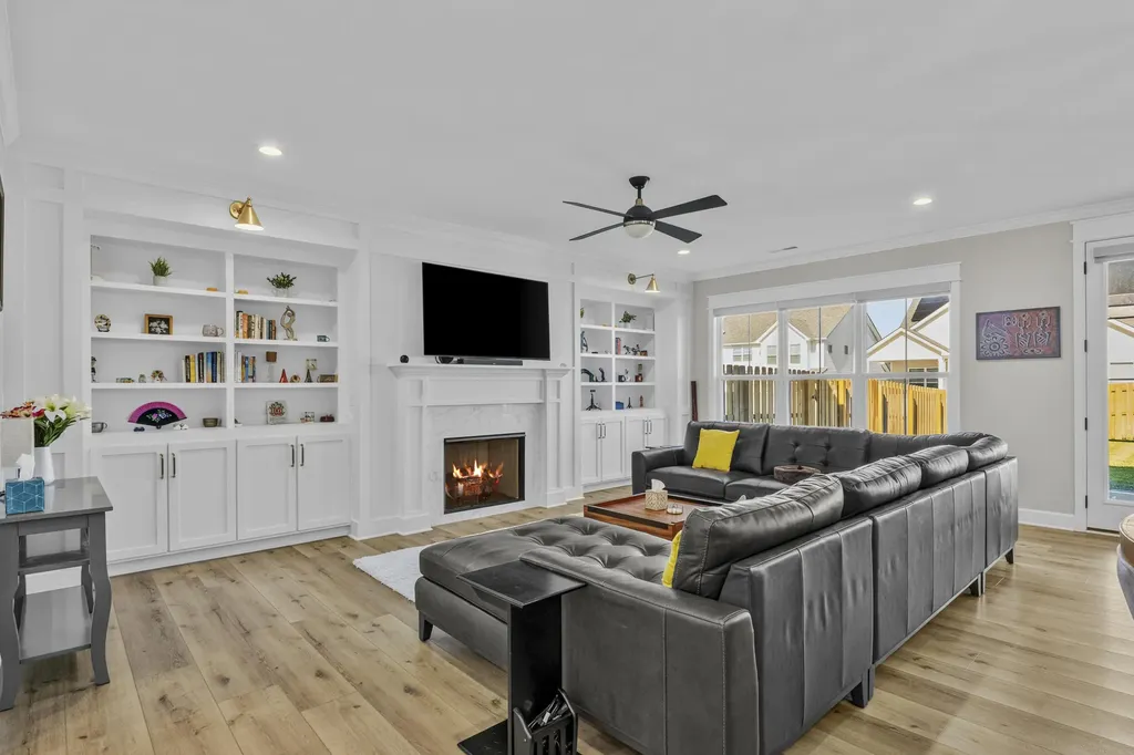 1077 Squirrel Nest Lane Lexington KY 40509