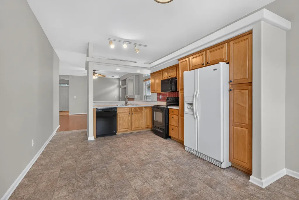 2593 Spring Valley Loop Lexington KY 40511
