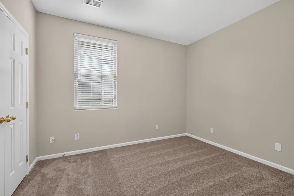 2593 Spring Valley Loop Lexington KY 40511
