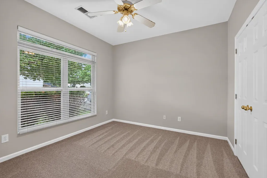 2593 Spring Valley Loop Lexington KY 40511