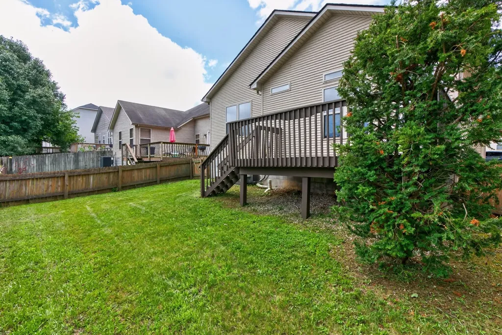 2593 Spring Valley Loop Lexington KY 40511