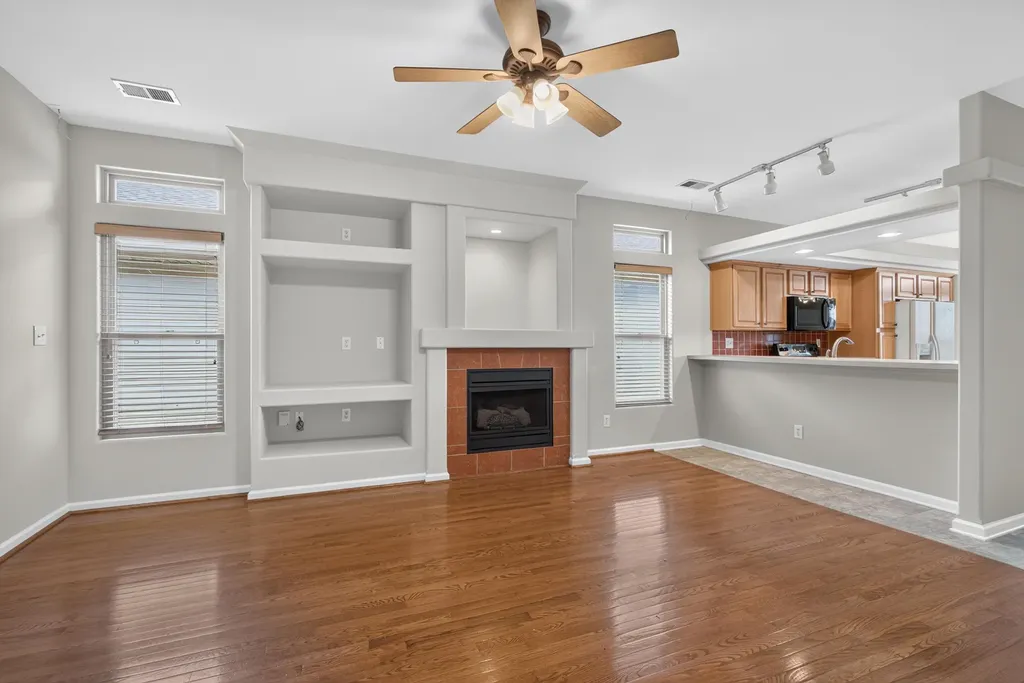 2593 Spring Valley Loop Lexington KY 40511