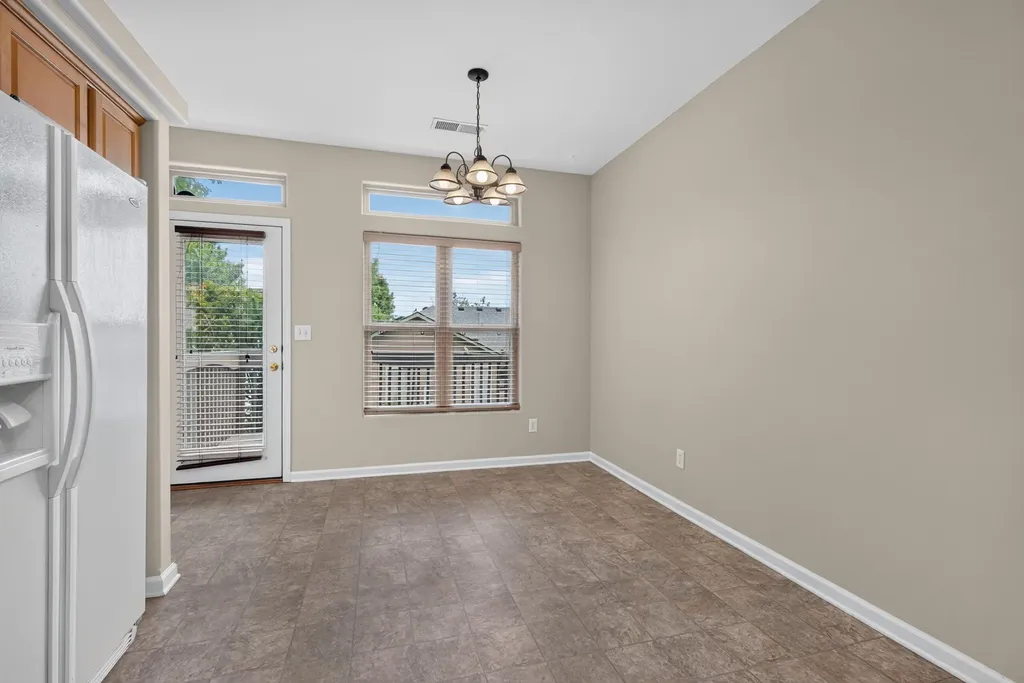2593 Spring Valley Loop Lexington KY 40511