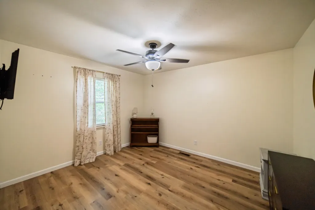 1001 Oak Grove Circle Benton KY 42025