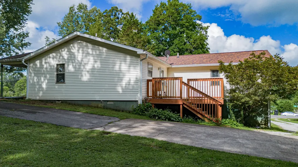 1001 Oak Grove Circle Benton KY 42025