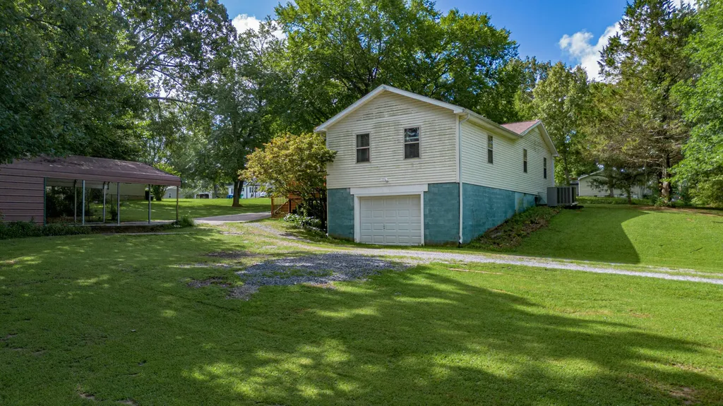 1001 Oak Grove Circle Benton KY 42025