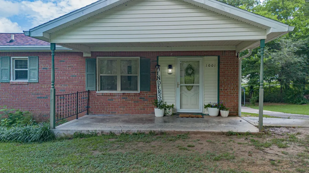 1001 Oak Grove Circle Benton KY 42025