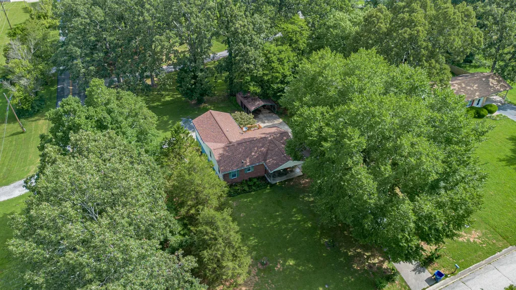 1001 Oak Grove Circle Benton KY 42025