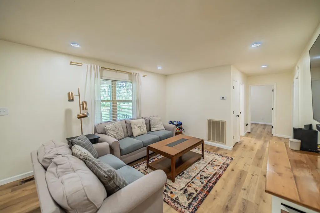 1001 Oak Grove Circle Benton KY 42025