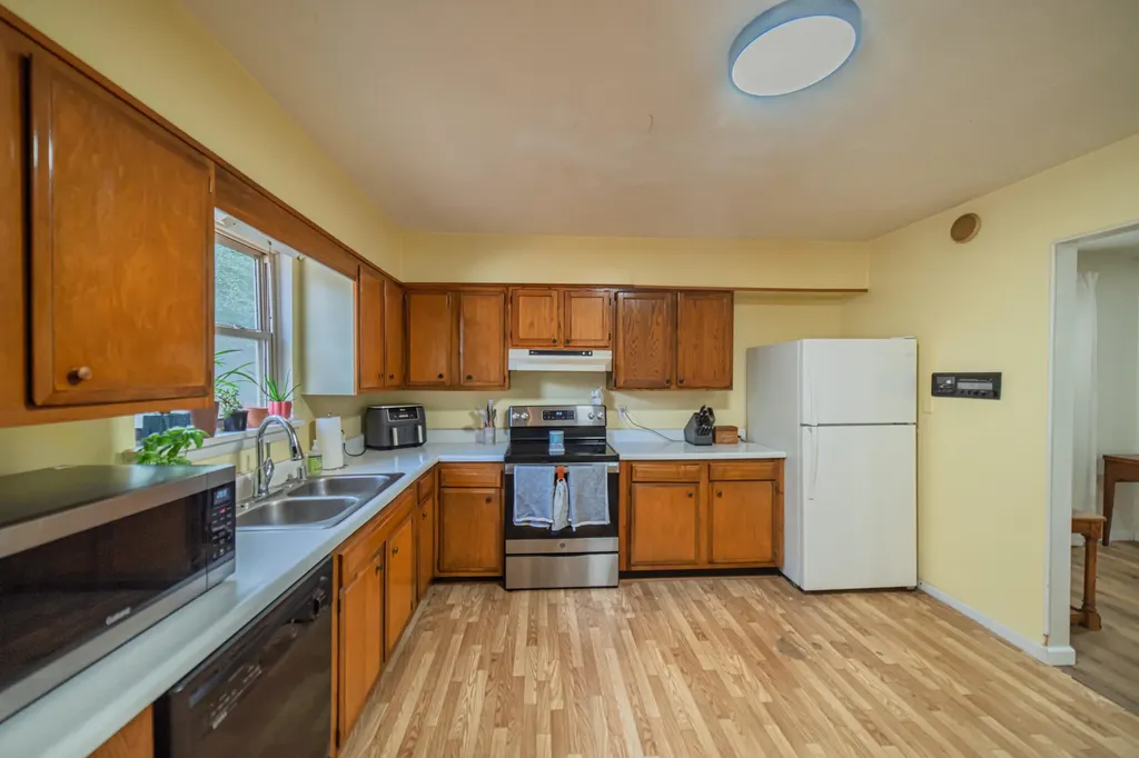 1001 Oak Grove Circle Benton KY 42025