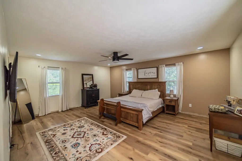 1001 Oak Grove Circle Benton KY 42025