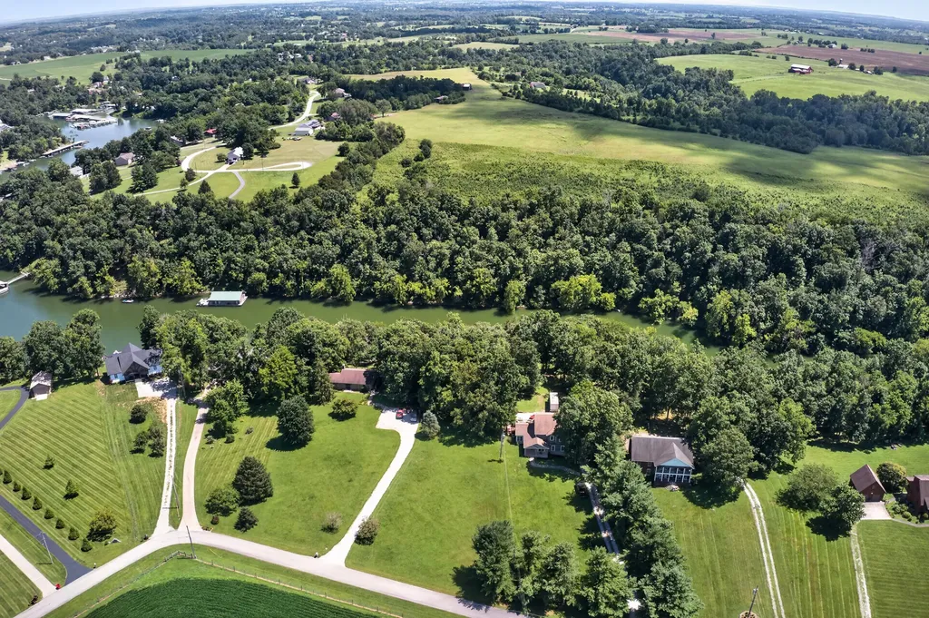 311 Lakeland Drive Harrodsburg KY 40330