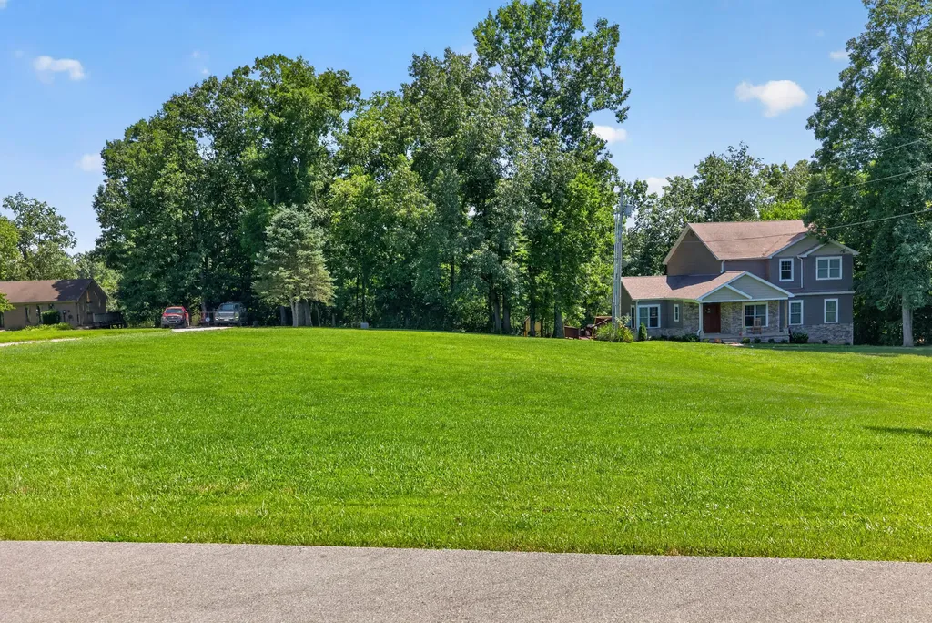 311 Lakeland Drive Harrodsburg KY 40330