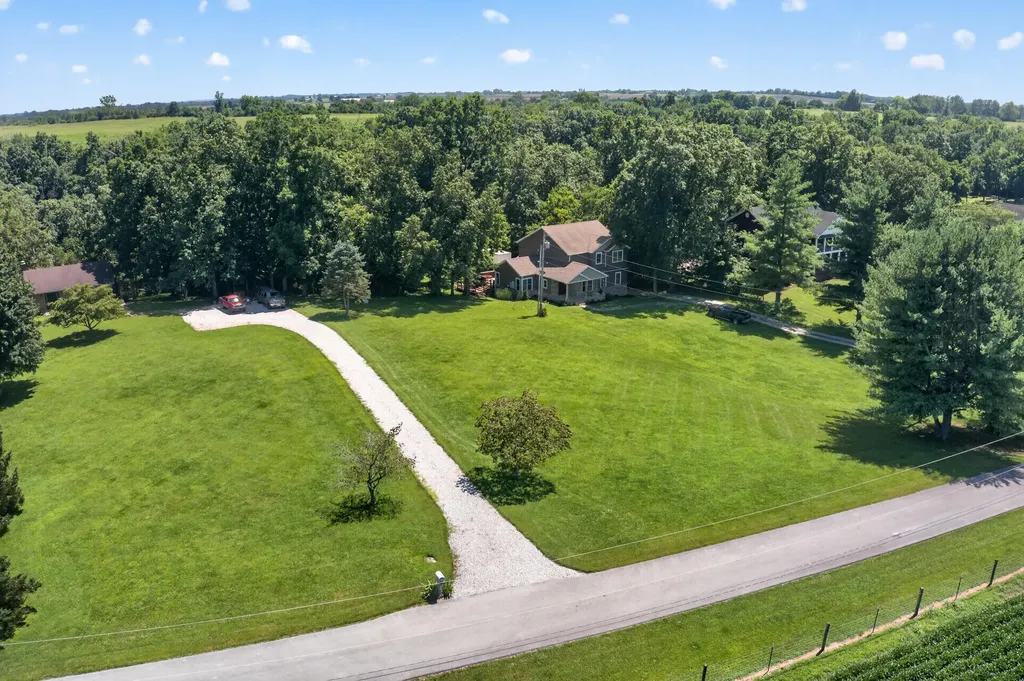 311 Lakeland Drive Harrodsburg KY 40330