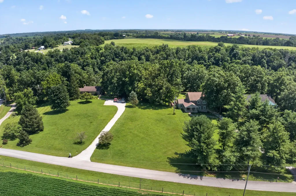 311 Lakeland Drive Harrodsburg KY 40330