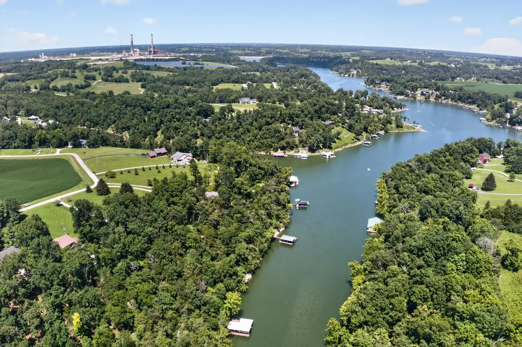 311 Lakeland Drive Harrodsburg KY 40330