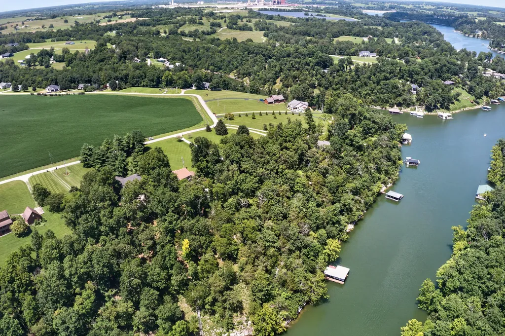 311 Lakeland Drive Harrodsburg KY 40330