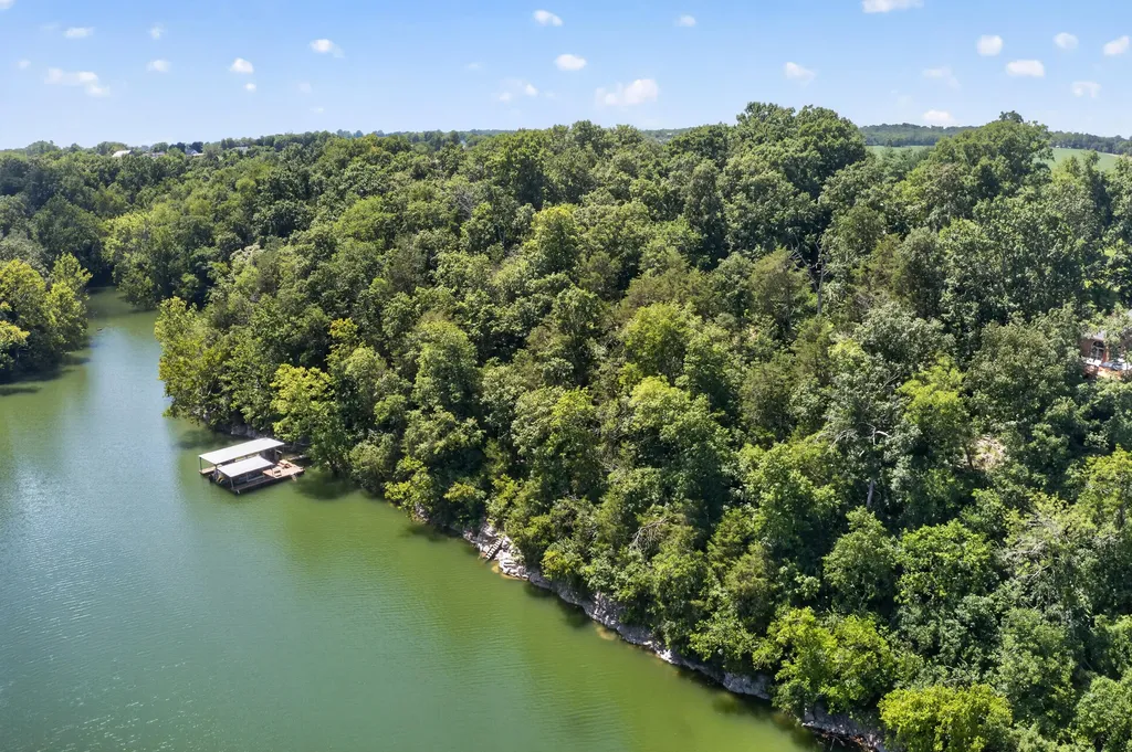 311 Lakeland Drive Harrodsburg KY 40330